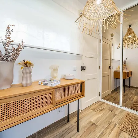 Appartamento Freshly Renovated Flat In By Hostwise