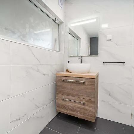 Freshly Renovated Flat In By Hostwise * Portimão