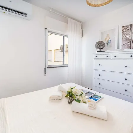 Appartamento Freshly Renovated Flat In By Hostwise *