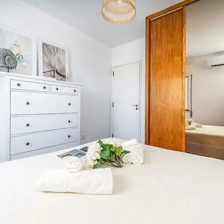 Freshly Renovated Flat In By Hostwise Portimão