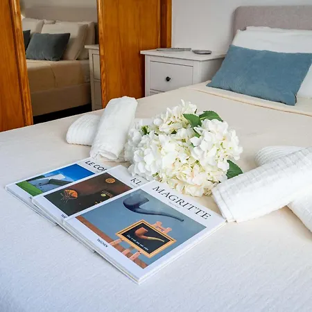 Freshly Renovated Flat In By Hostwise Appartamento Portimão