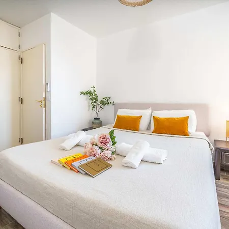 Appartamento Freshly Renovated Flat In By Hostwise *