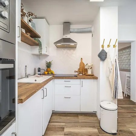 Freshly Renovated Flat In By Hostwise Appartamento *